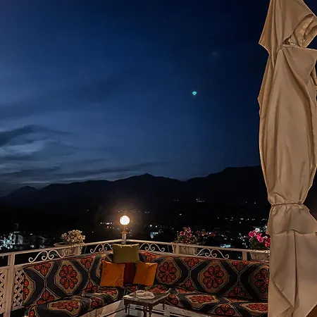 Juald ゲストハウス ジロカストラ