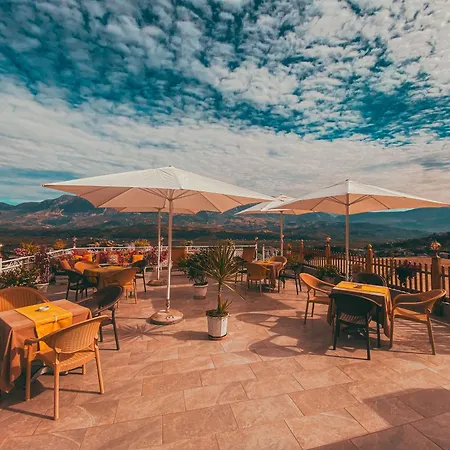 ゲストハウス Juald 4*