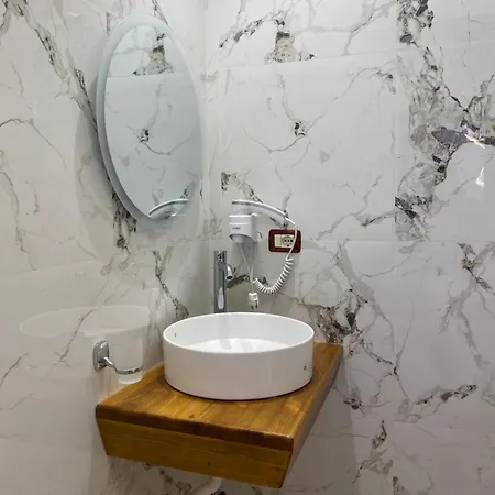 Juald ジロカストラ