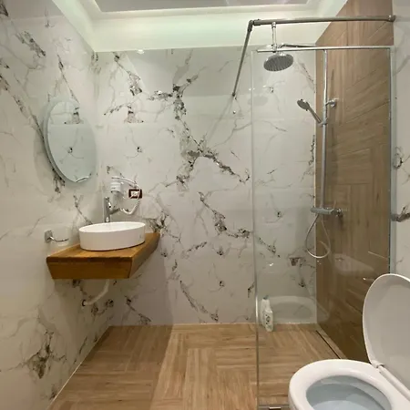 Juald ジロカストラ